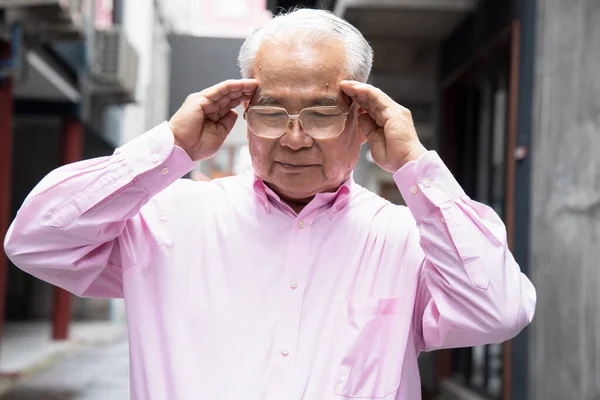 Enfermo Asiático Hombre Mayor Que Sufre Dolor Cabeza Concepto Salud — Foto de Stock