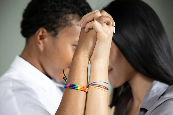 Black African Lgbt Woman Hand Hand Asian Lgbt Woman Gay — Stock Photo, Image