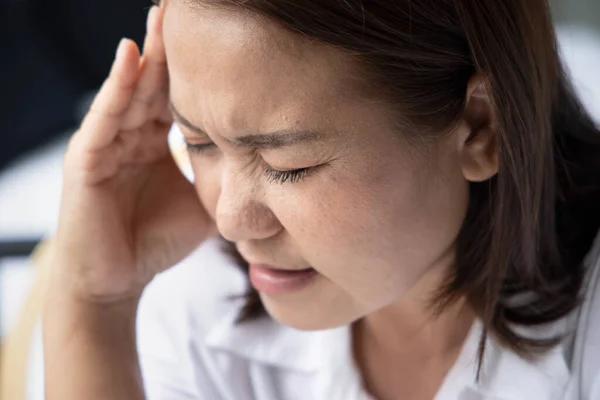 Sick Asian Middle Aged Woman Suffering Headache Health Sickness Concept — Stock Photo, Image