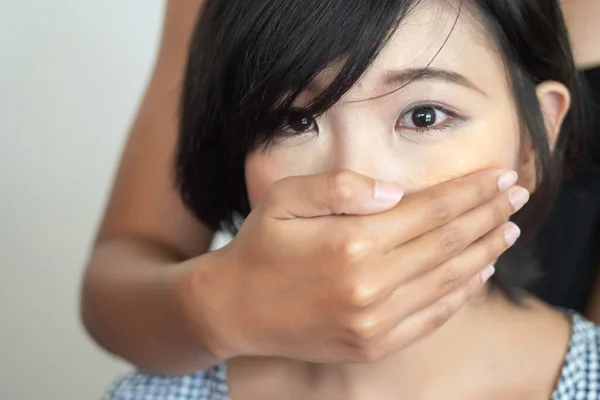 Mujer Asiática Con Boca Cubierta Concepto Censura Limitación Libertad Expresión —  Fotos de Stock