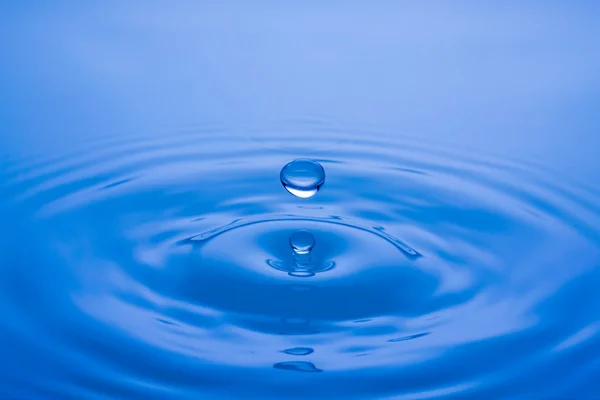 Kropla wody zbliżenie — Zdjęcie stockowe