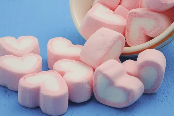 Forma de coração rosa de marshmallow com efeito de filtro retro vintage — Fotografia de Stock