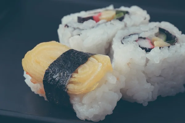 Sushi rolki z filtr efektu retro styl vintage — Zdjęcie stockowe