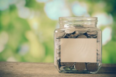 filtre ile yatırım kavramı para cam için tasarruf