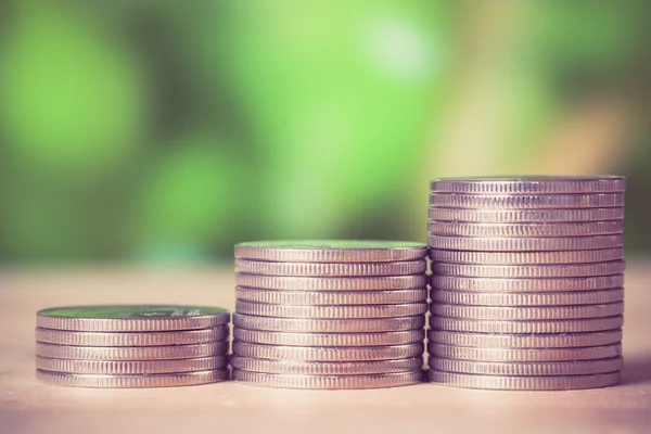 Oszczędność pieniędzy na inwestycje koncepcja monety pieniądze z efekt filtra — Zdjęcie stockowe