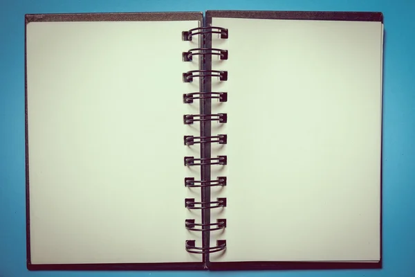 Lege notitie boek met gebruikt met filter effect retro vintage stijl — Stockfoto
