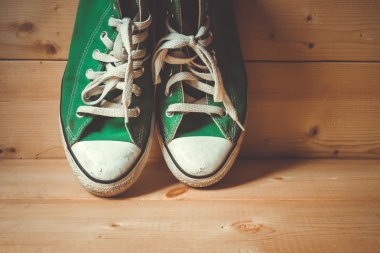 Filtre etkisi retro vintage tarzı ile spor ayakkabı