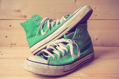 Filtre etkisi retro vintage tarzı ile spor ayakkabı