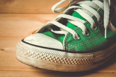 Filtre etkisi retro vintage tarzı ile spor ayakkabı