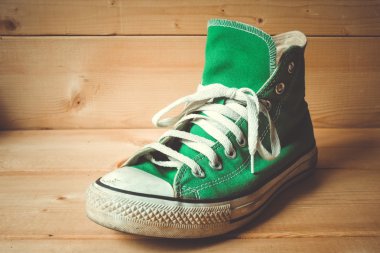 Filtre etkisi retro vintage tarzı ile spor ayakkabı