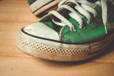 Filtre etkisi retro vintage tarzı ile spor ayakkabı