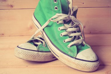 Filtre etkisi retro vintage tarzı ile spor ayakkabı