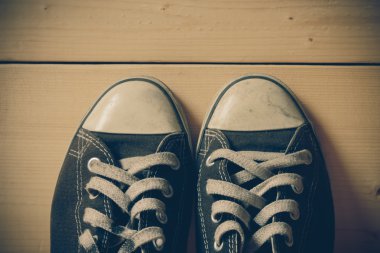 Filtre etkisi retro vintage tarzı ile spor ayakkabı