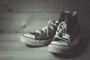 Filtre etkisi retro vintage tarzı ile spor ayakkabı