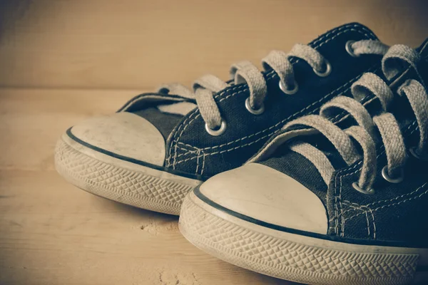 Sneakers med filter effekt retro vintage stil — Stockfoto