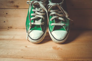 Filtre etkisi retro vintage tarzı ile spor ayakkabı