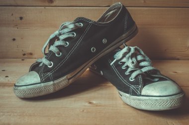 Filtre etkisi retro vintage tarzı ile spor ayakkabı