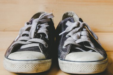 Filtre etkisi retro vintage tarzı ile spor ayakkabı