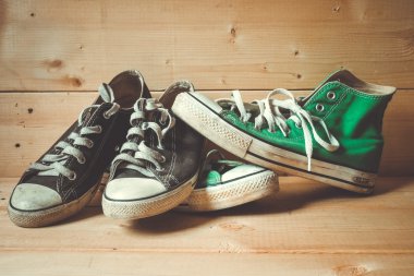 Filtre etkisi retro vintage tarzı ile spor ayakkabı