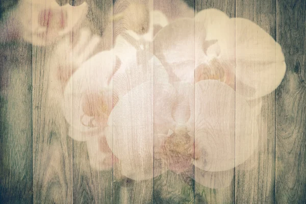 Filtre retro vinta ile dokulu buket çiçek etkisi ahşap — Stok fotoğraf
