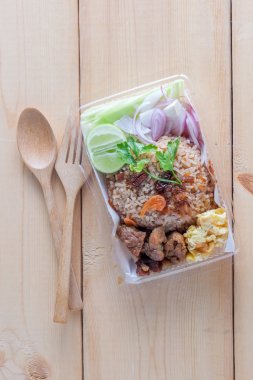 Tay gıda, karides hamur ile karışık pirinç