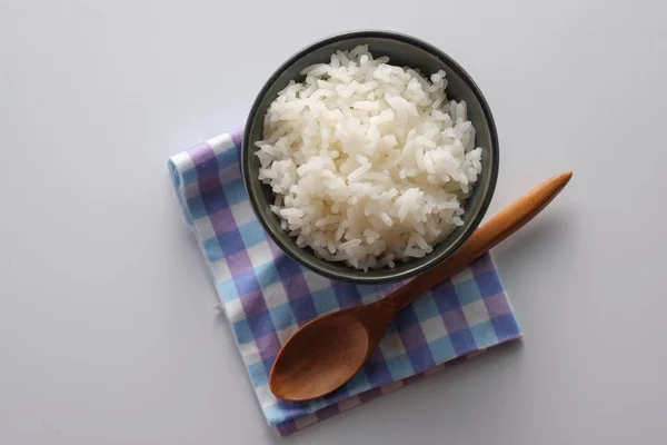 Riso bianco di grano in una ciotola — Foto Stock