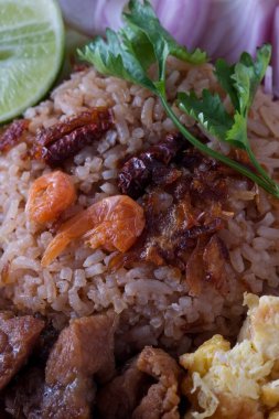 Tay gıda, karides hamur ile karışık pirinç