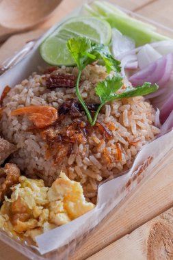 Tay gıda, karides hamur ile karışık pirinç