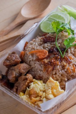 Tay gıda, karides hamur ile karışık pirinç