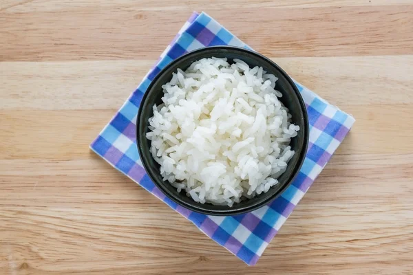 Riso bianco di grano in una ciotola — Foto Stock