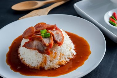 Kırmızı domuz ve pirinç, Tayland gıda