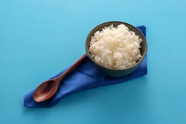 Witte rondkorrelige rijst in een kom — Stockfoto