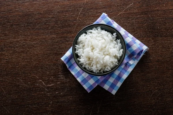 Riso bianco di grano in una ciotola — Foto Stock