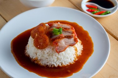 Kırmızı domuz ve pirinç, Tayland gıda