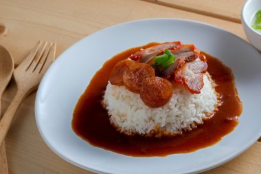 Kırmızı domuz ve pirinç, Tayland gıda