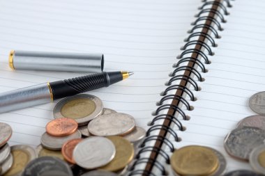 işletme finansı. yatırım kavramı sikke ve pe için tasarruf