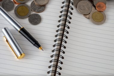 işletme finansı. yatırım kavramı sikke ve pe için tasarruf