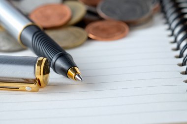 işletme finansı. yatırım kavramı sikke ve pe için tasarruf