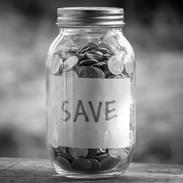 Ahorrar dinero para concepto de inversión con efecto de filtro blabk y —  Fotos de Stock