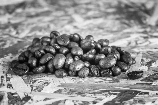 Kávová zrna s filtrem vliv blabk a bílá stylu — Stock fotografie