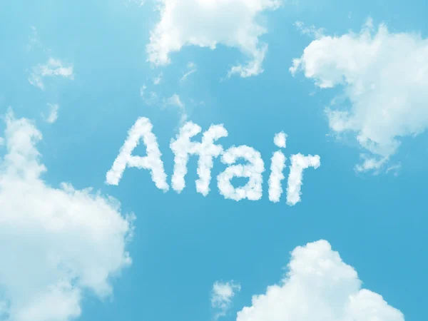 Mavi gökyüzü arkaplanında dizayn edilmiş bulut kelimeleri — Stok fotoğraf