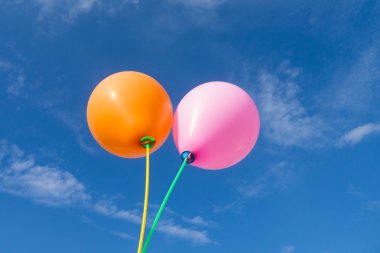  Gökyüzünde balonlar