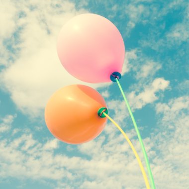  Filtre etkisi retro vintage tarzı gökyüzü balonları