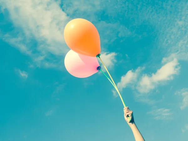 Palloncini in cielo con effetto filtro retrò stile vintage — Foto Stock