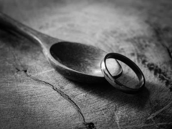 Black and white Wedding rings — Stock Photo, Image