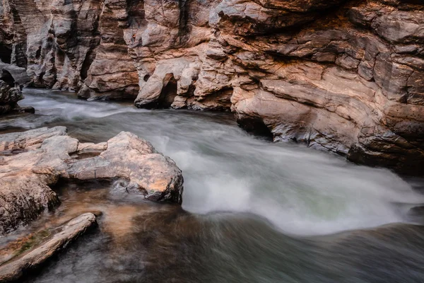 Creek flowing over the rocks — Stock Photo, Image