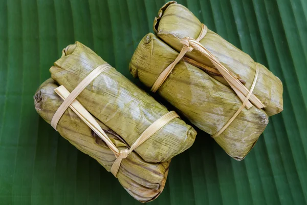 Thai Sweets manojo de papilla con relleno de plátano —  Fotos de Stock