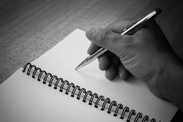Retro etkisi soluk ve görüntü bir yazma tonda bir notla bir dolma kalem — Stok fotoğraf
