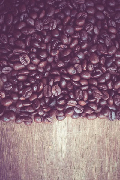Grãos de café com efeito de filtro estilo vintage retro — Fotografia de Stock