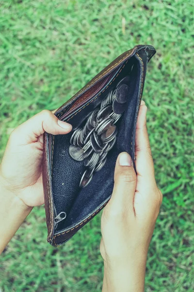 フィルター効果のレトロなビンテージ スタイルの財布のお金 — ストック写真